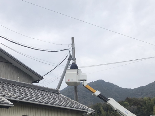 防犯カメラ取付=高所作業